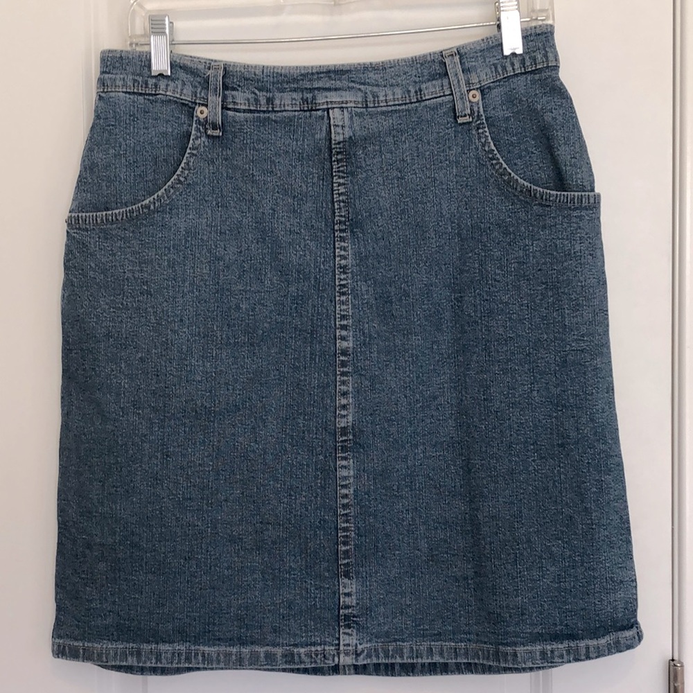 Women’s FDJ French Dressing Denim Blue Skirt, Size 10.